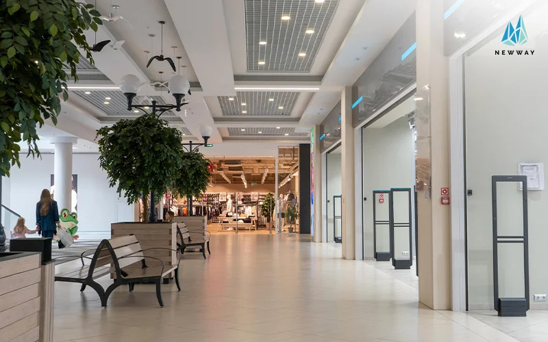 Mall with a centralised energy-efficient cooling system