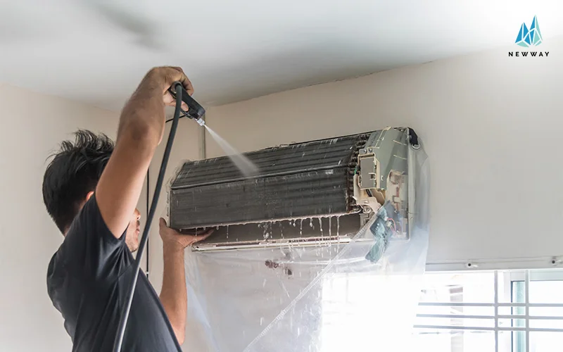 cleaning dirty aircon