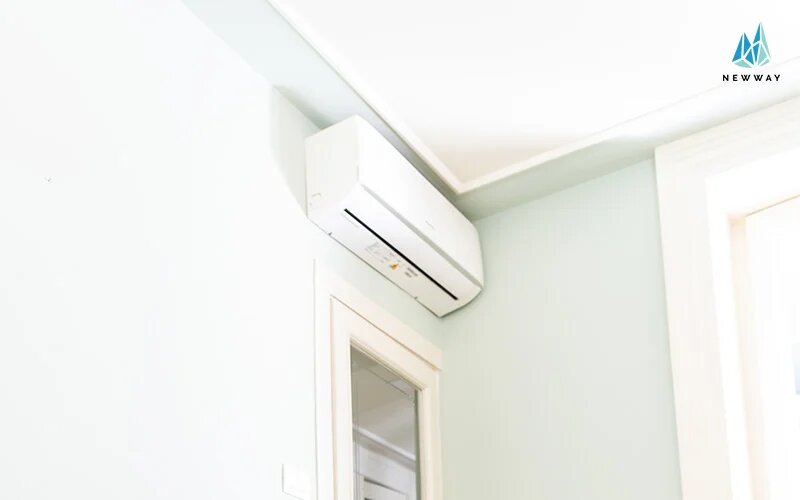 Wall-mounted air conditioner unit in a clean room